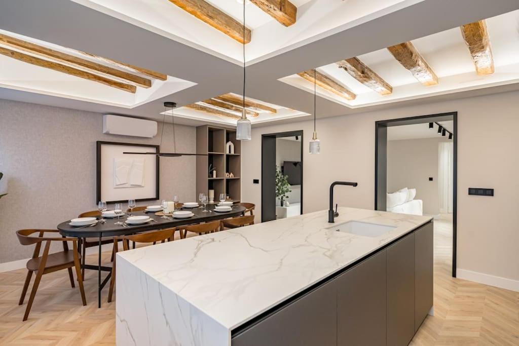 Puerta Del Sol 3Br 3Bh Apartment มาดริด ภายนอก รูปภาพ
