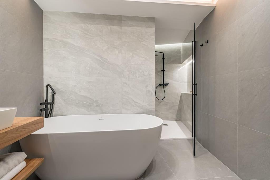 Puerta Del Sol 3Br 3Bh Apartment มาดริด ภายนอก รูปภาพ