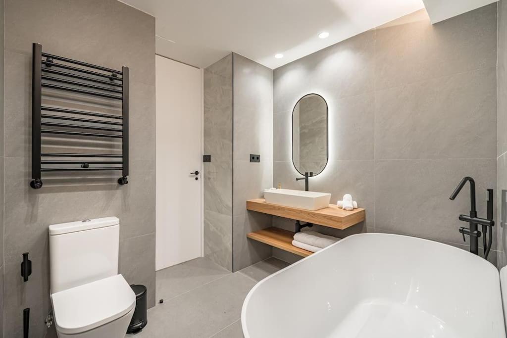 Puerta Del Sol 3Br 3Bh Apartment มาดริด ภายนอก รูปภาพ