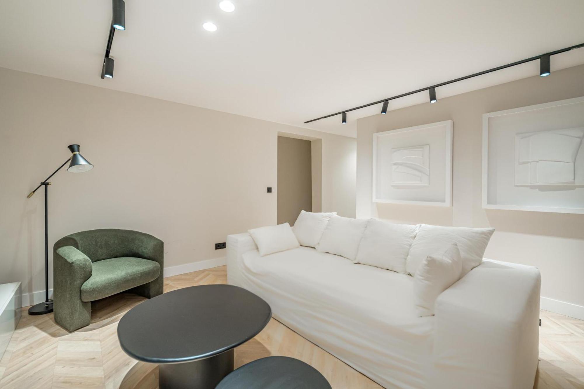 Puerta Del Sol 3Br 3Bh Apartment มาดริด ภายนอก รูปภาพ