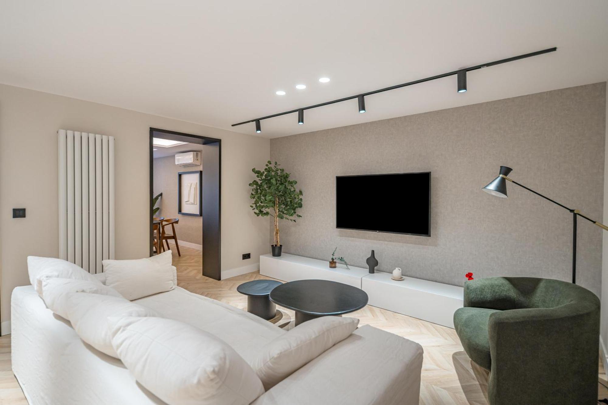 Puerta Del Sol 3Br 3Bh Apartment มาดริด ภายนอก รูปภาพ