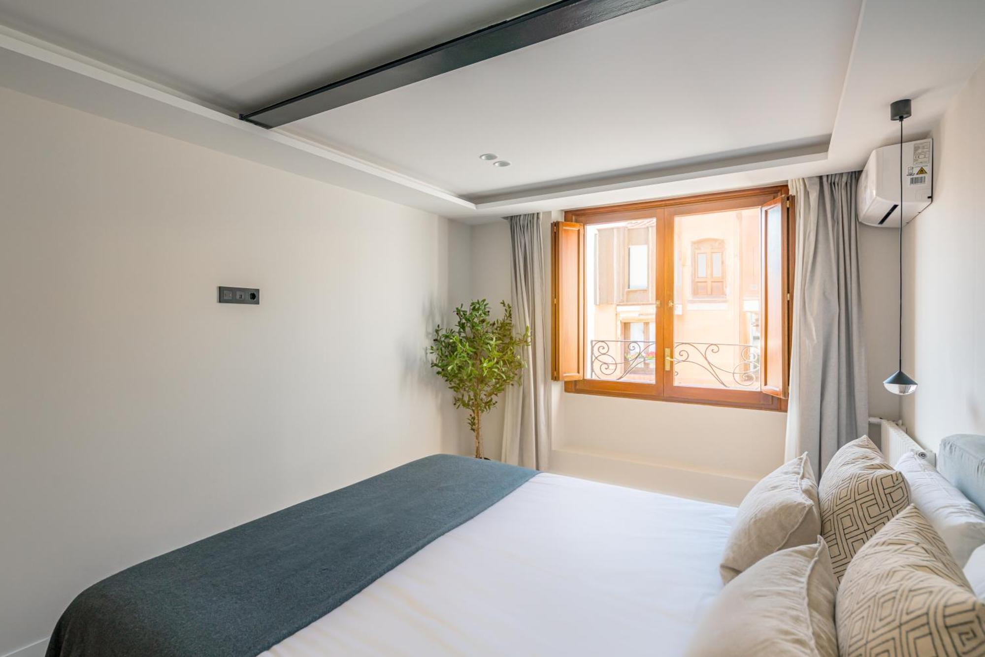 Puerta Del Sol 3Br 3Bh Apartment มาดริด ภายนอก รูปภาพ